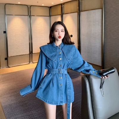 Sieviešu džinsa kleita ar pogām un jostiņu