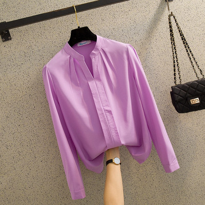 Stilingi moteriški marškiniai su špico iškirpte ir ilgomis šifono rankovėmis