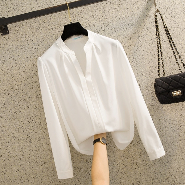 Stilingi moteriški marškiniai su špico iškirpte ir ilgomis šifono rankovėmis