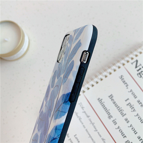 Lillemustri ja sinise rõngaga ümbris iPhone 11 Pro Maxile