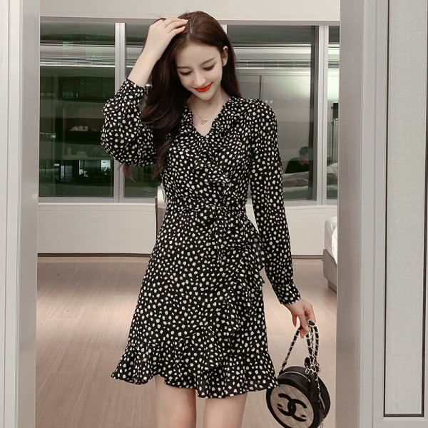 Ρέτρο στυλ γυναικείο φόρεμα με V-neck και μακρύ μανίκι