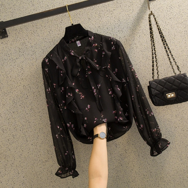 Įprasti moteriški marškiniai su gėlių motyvais ir lotoso rankovėmis