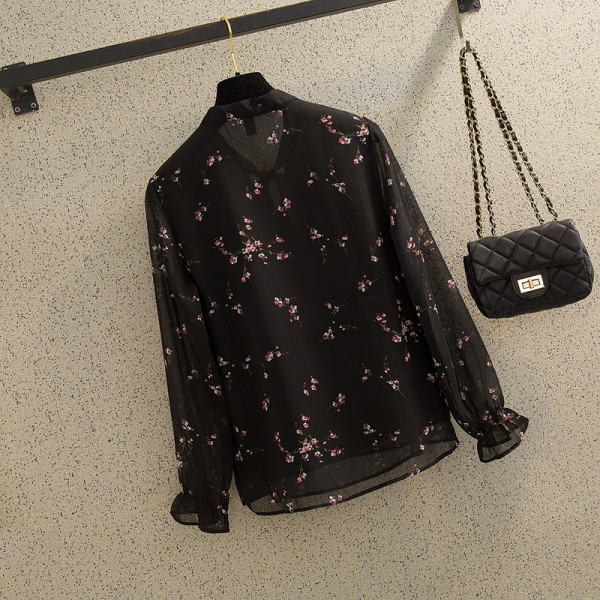 Įprasti moteriški marškiniai su gėlių motyvais ir lotoso rankovėmis