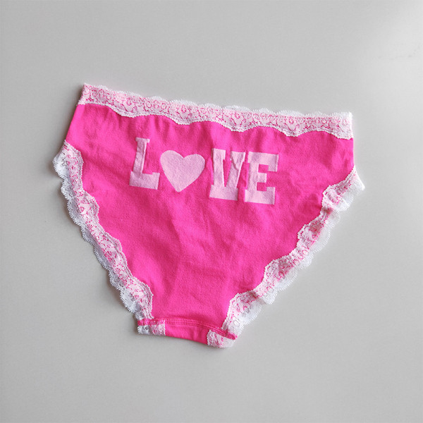 Γυναικεία εσώρουχα  δαντέλας με την επιγραφή Love