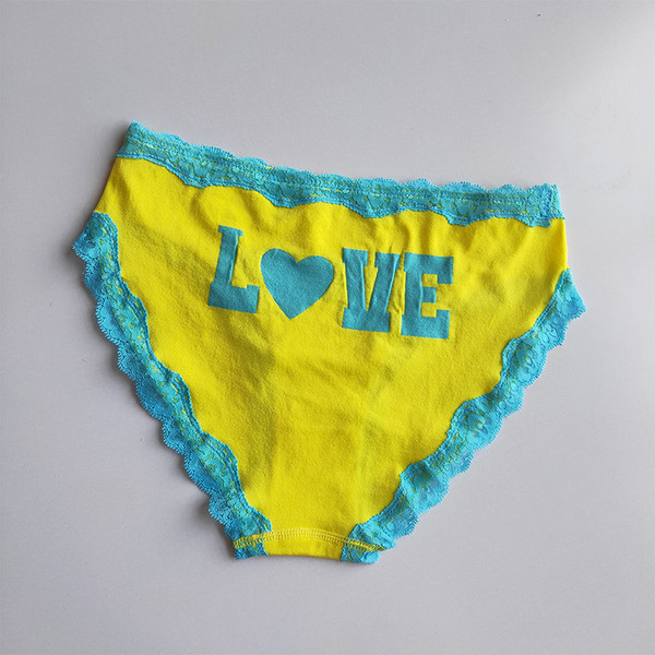 Γυναικεία εσώρουχα  δαντέλας με την επιγραφή Love