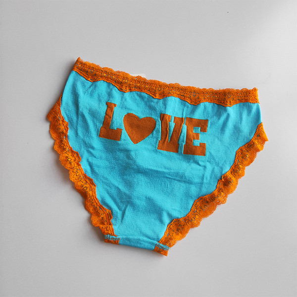 Γυναικεία εσώρουχα  δαντέλας με την επιγραφή Love