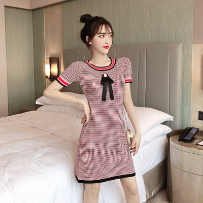 Vékony kötés retro stílusú női ruha