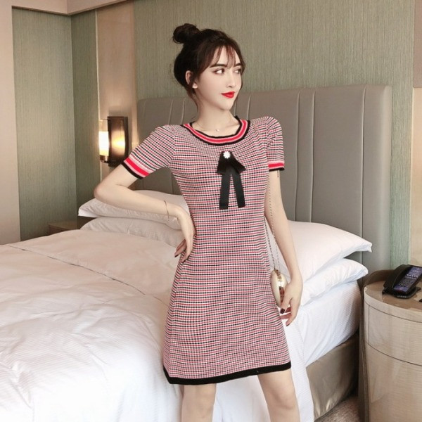 Vékony kötés retro stílusú női ruha