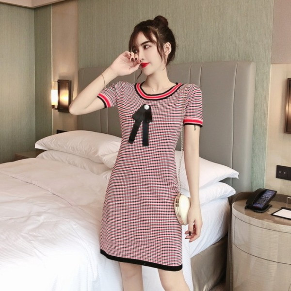 Vékony kötés retro stílusú női ruha