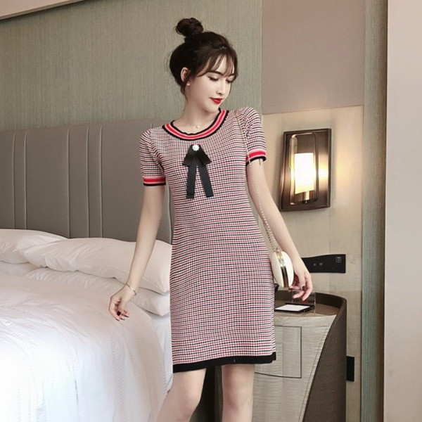 Vékony kötés retro stílusú női ruha