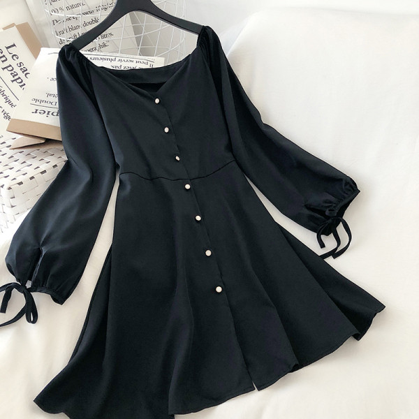 Ikdienas sieviešu kleita ar pogām un špica kakla izgriezumu