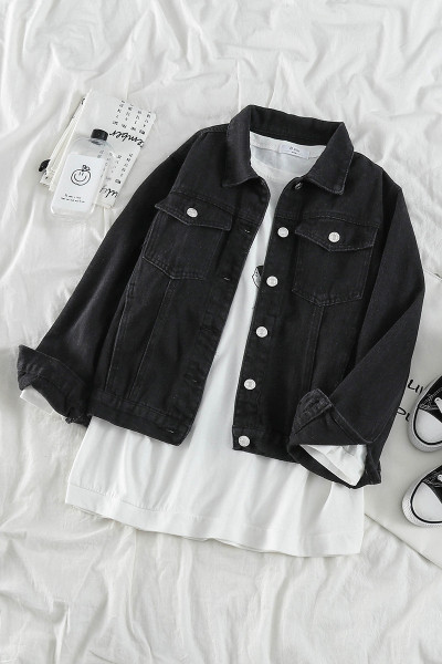 Klassikaline must taskute ja nööpidega teksajakk