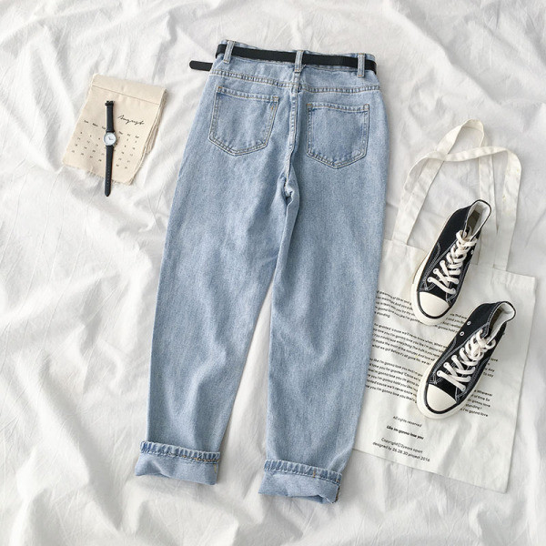 Alkalmi női farmer magas derékkal és övvel