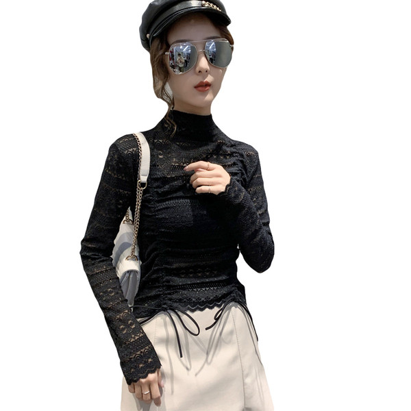 Női csipkeblúz nyakkendővel és magas gallérral