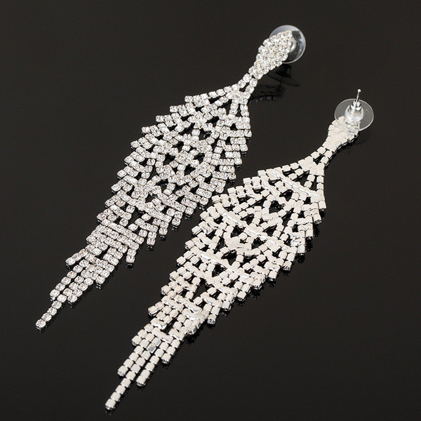 Elegáns női lógó fülbevaló kövekkel