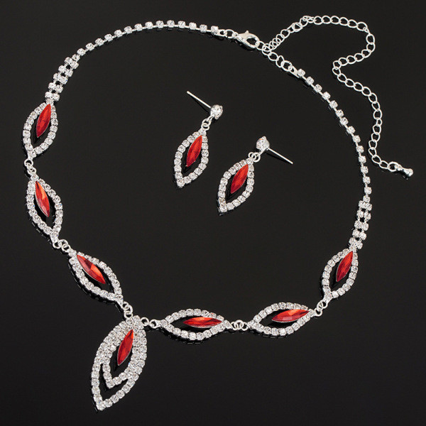 Elegáns női nyaklánc és fülbevaló szett