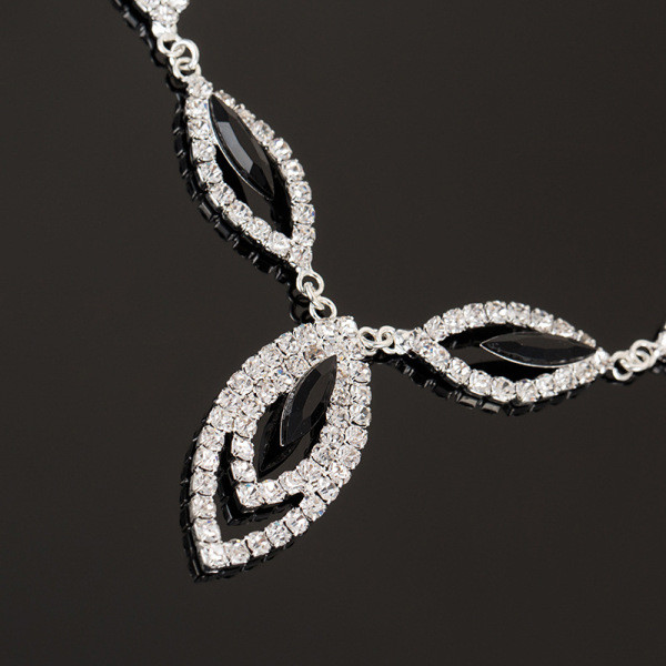 Elegáns női nyaklánc és fülbevaló szett