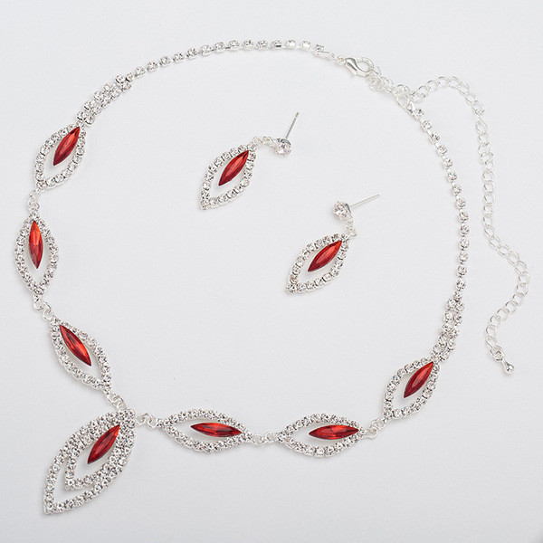 Elegáns női nyaklánc és fülbevaló szett