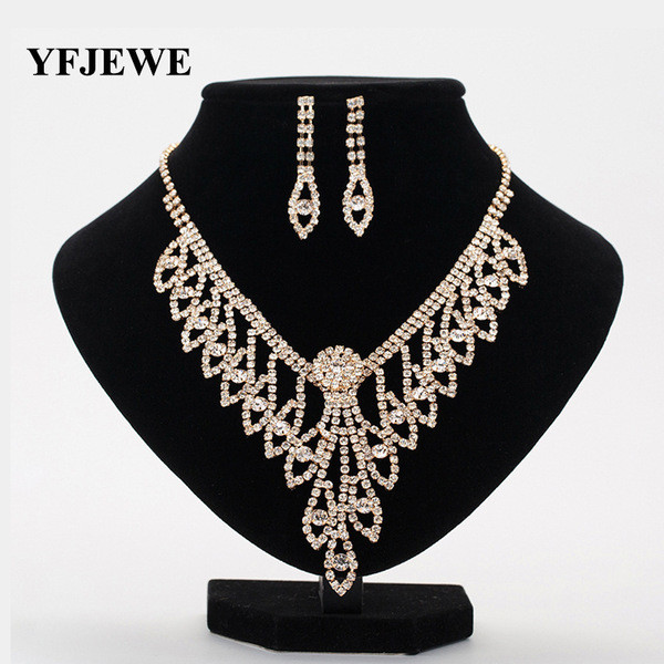 Elegantne naiste kaelakee ja kõrvarõngaste komplekt