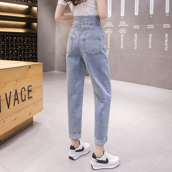 Naiste moodsad kõrge vöökohaga teksad – sirge mudel