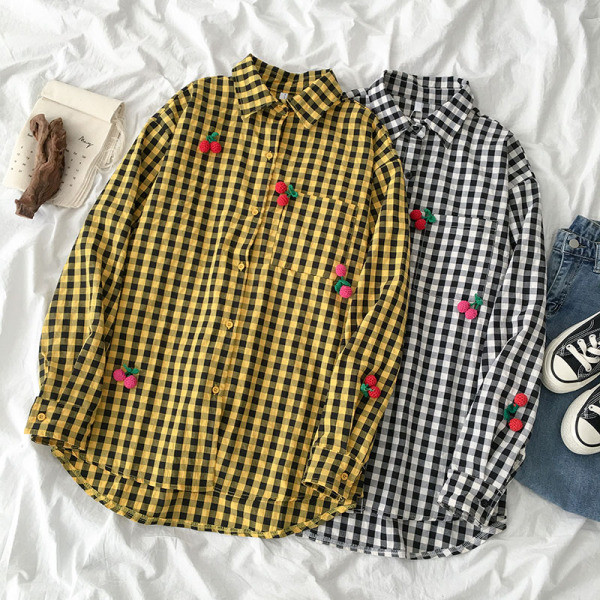 Rūtains sieviešu krekls ar klasisku apkakli un 3D elementiem