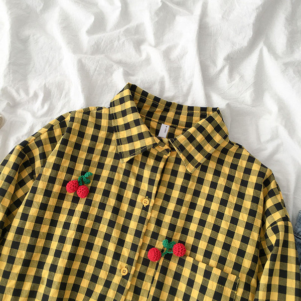 Rūtains sieviešu krekls ar klasisku apkakli un 3D elementiem