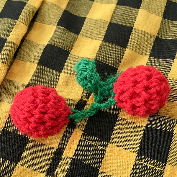 Rūtains sieviešu krekls ar klasisku apkakli un 3D elementiem