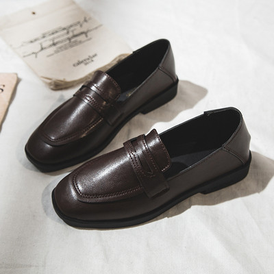 Bőr női alkalmi cipő lapos talppal