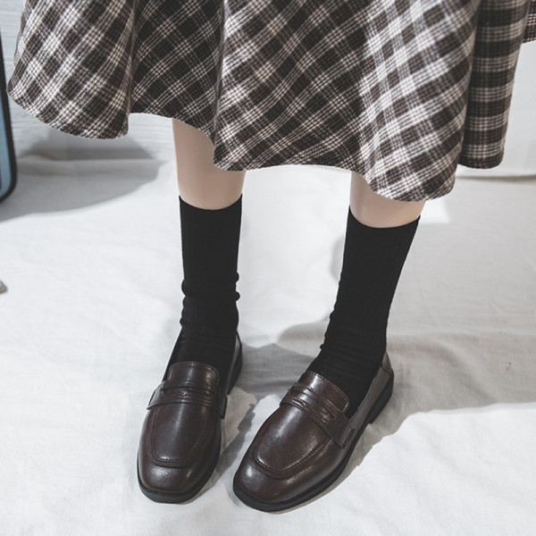 Bőr női alkalmi cipő lapos talppal