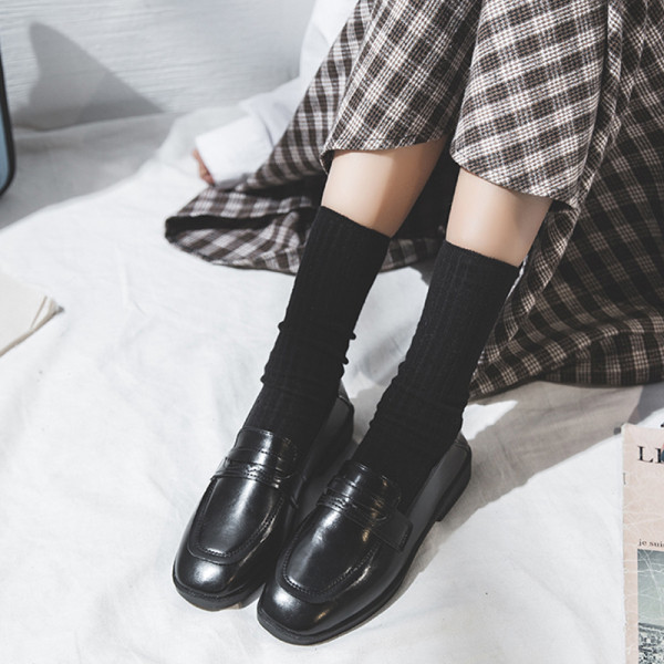 Bőr női alkalmi cipő lapos talppal