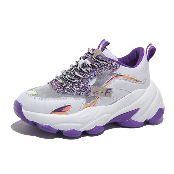 Ležerne ženske tenisice s grubim potplatom i sjajnim efektom