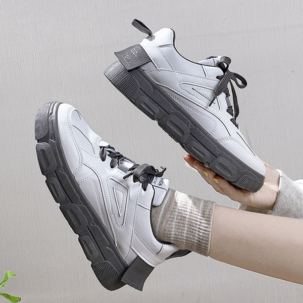 Női alkalmi tornacipő magas talppal - eko bőrből