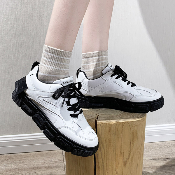 Női alkalmi tornacipő magas talppal - eko bőrből