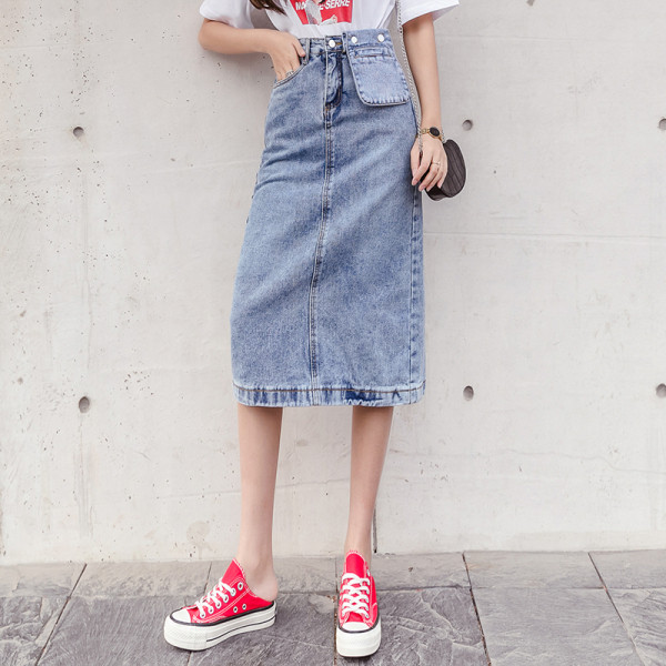 Modern női szoknya magas derékkal, hasítékkal és zsebekkel