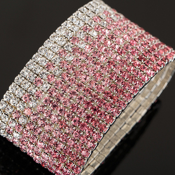 Elegantna ženska narukvica s ružičastim kamenčićima