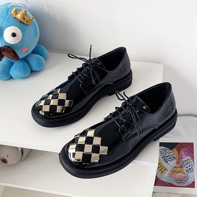 Pavasara ikdienas lakādas apavi ar plakanu zoli