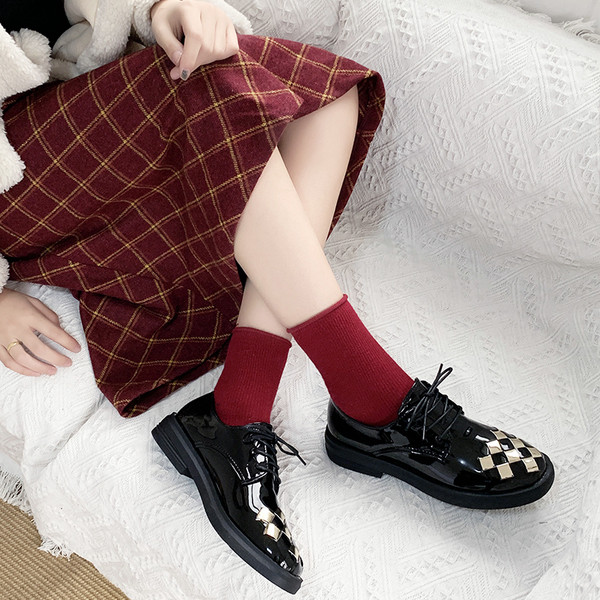 Pavasara ikdienas lakādas apavi ar plakanu zoli