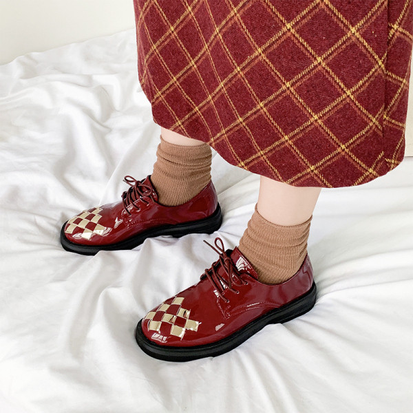 Pavasara ikdienas lakādas apavi ar plakanu zoli