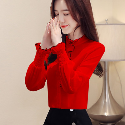 Pašreizējais sieviešu krekla modelis ar pusaugstu apkakli