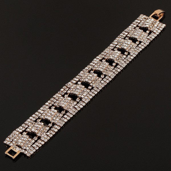 Stilinga moteriška apyrankė su akmenukais ir užsegimu