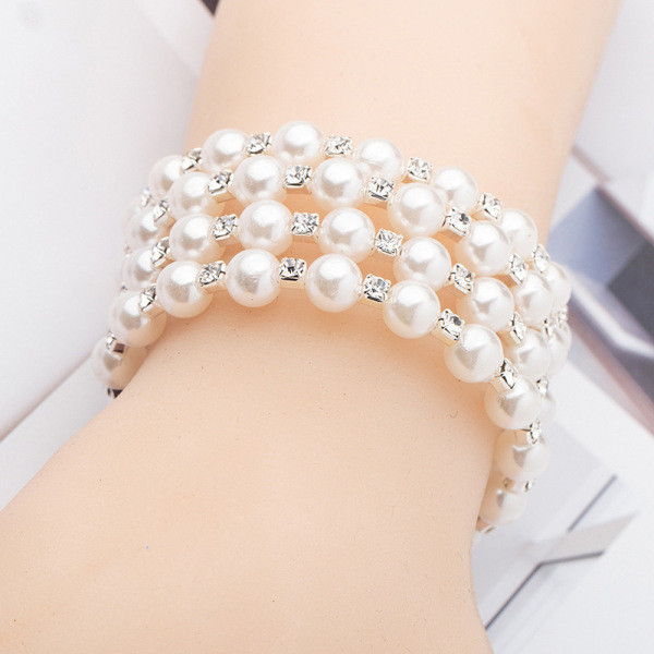 Stilinga moteriška apyrankė su perlais ir akmenimis