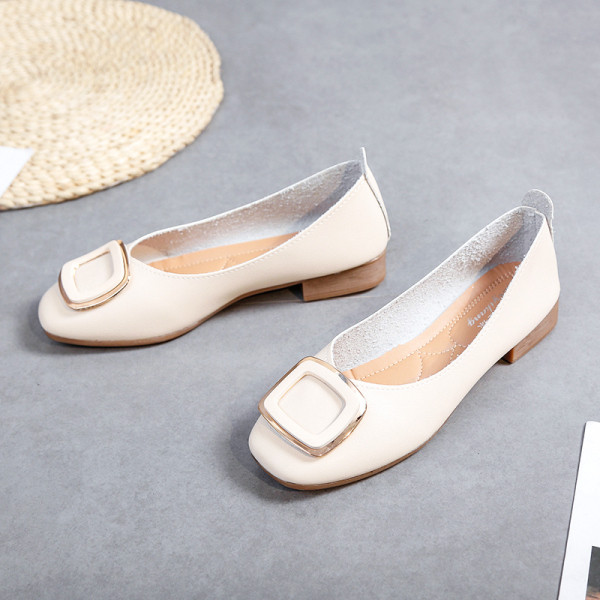 Női alkalmi cipő lapos talppal és csattal