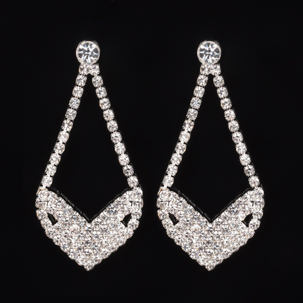 Stílusos női lógó fülbevaló ezüst kövekkel