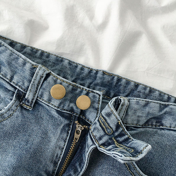 Mūsdienīgi elastīgi džinsi ar augstu vidukli un kabatām