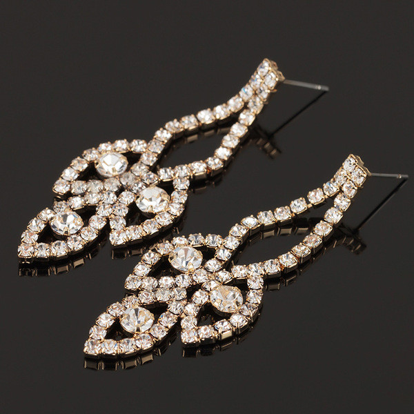 Stiilsed naiste rippuvad kivikestega kõrvarõngad