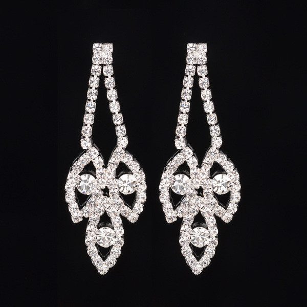 Stiilsed naiste rippuvad kivikestega kõrvarõngad