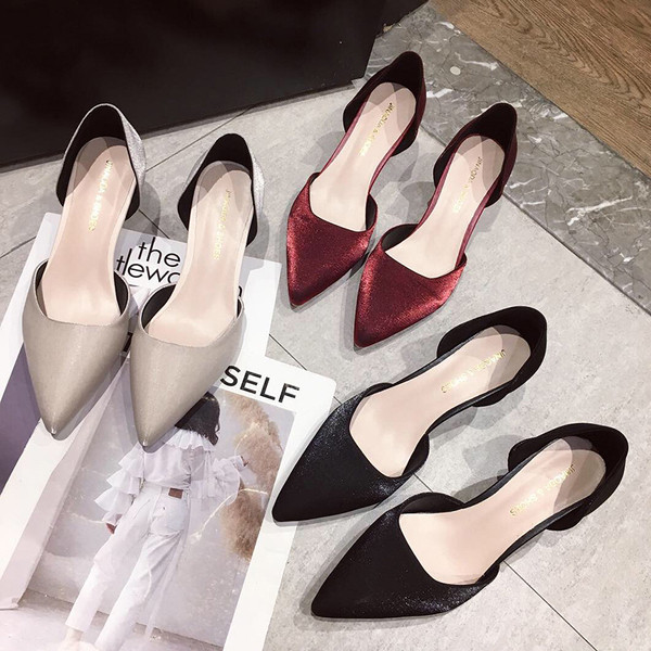 Női bársony cipő hegyes modell és alacsony sarkú - két modell