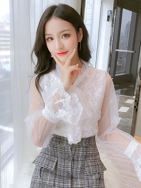 Eleganta sieviešu mežģīņu blūze ar dekoratīvām pērlēm