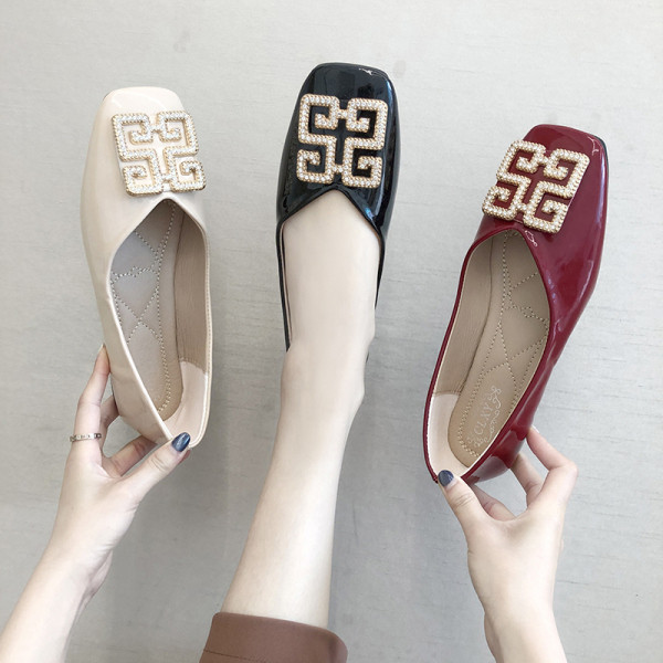 Lameda talla ja pandlaga moodsad naiste vabaajajalatsid