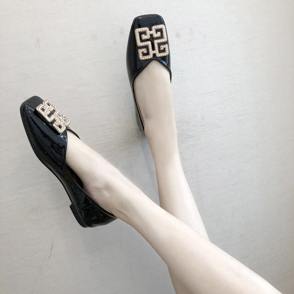 Lameda talla ja pandlaga moodsad naiste vabaajajalatsid